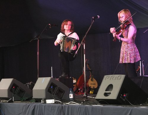 Askew Sisters @ Bromyard Folk Festival 2012