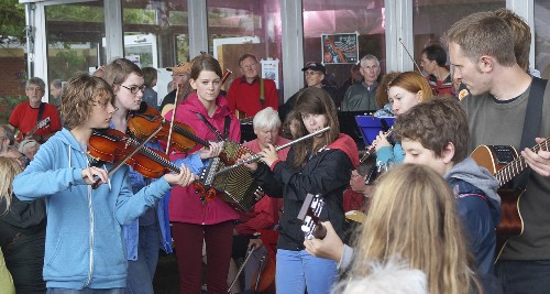 Wren Folk Orchestra @ Sidmouth Folk Week 2013